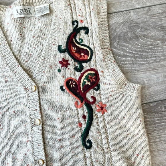 Vintage  Tabi International Wool Blend Paisley Embroidery Sweater Vest - Picture 8 of 14